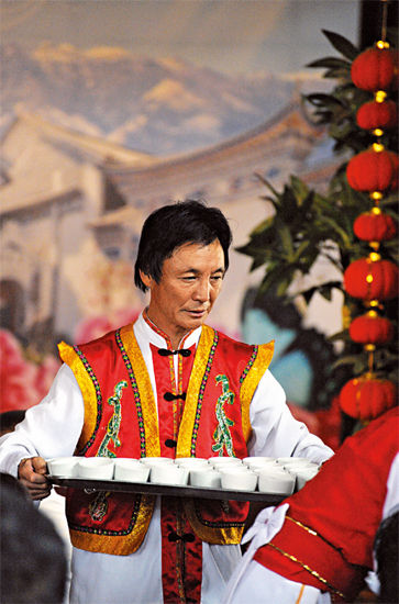 多數白族人依然穿傳統(tǒng)服飾
